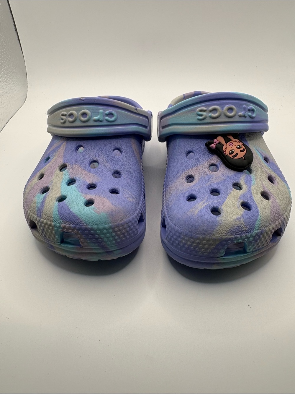 Crocs Kids C8 Purple Pastel Tie-Dye Classic Clogs with Jibbitz Charm